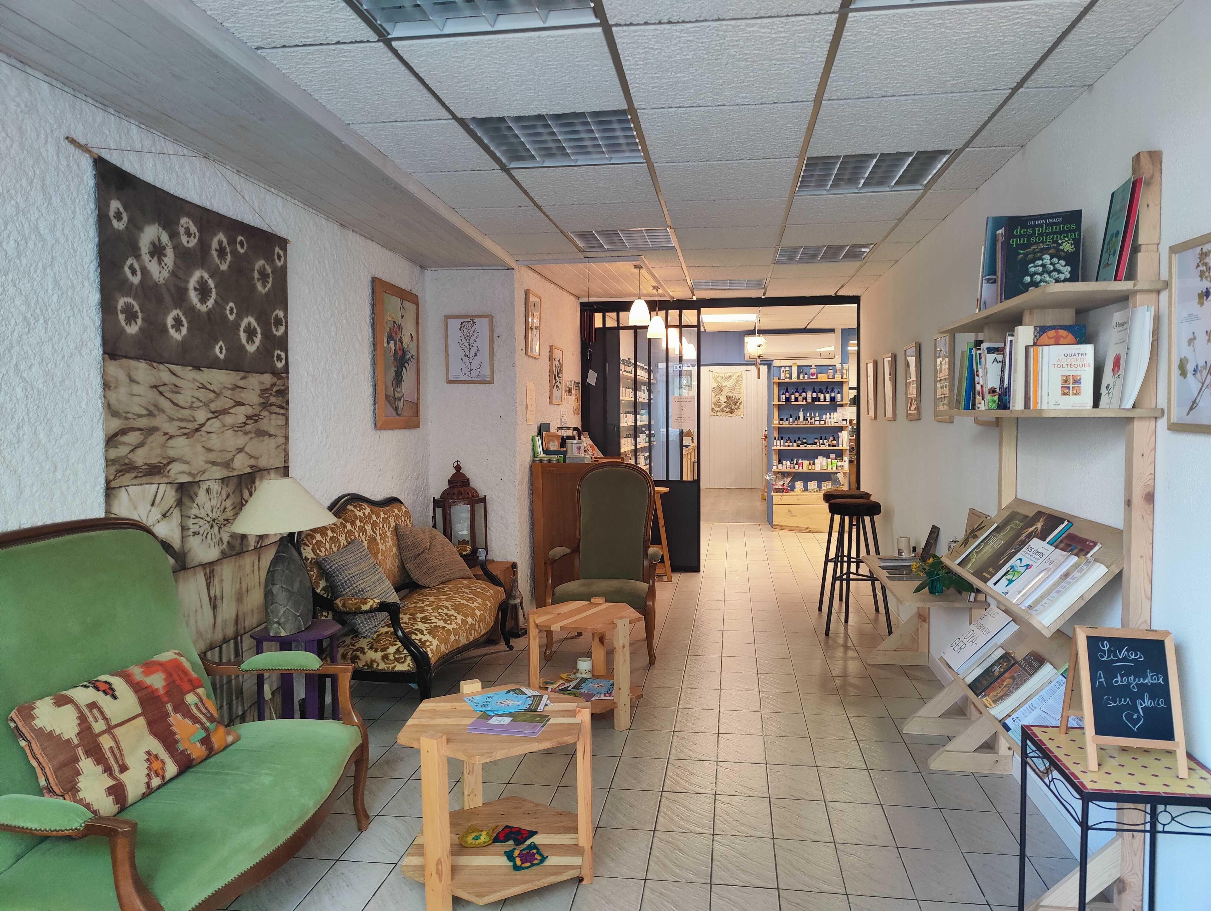 herboristerie-aveyron-masca-fada-sante-naturelle-lecture-salon-de-the.jpg